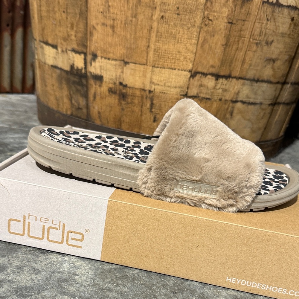 Hey Dude / Peggy / Tan Cheetah